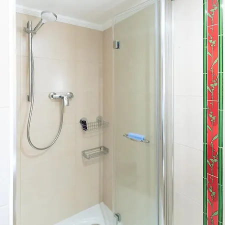 Housingleon - Casa Nueva A 400 Metros De La Plaza Mayor *