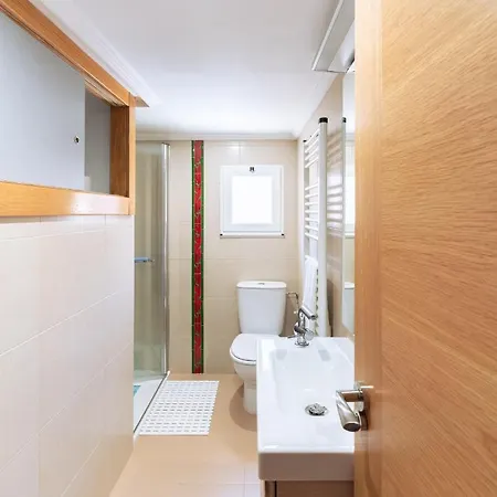 Housingleon - Casa Nueva A 400 Metros De La Plaza Mayor León