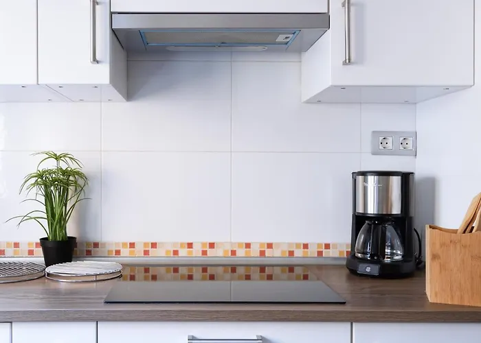 Housingleon - Casa Nueva A 400 Metros De La Plaza Mayor * León