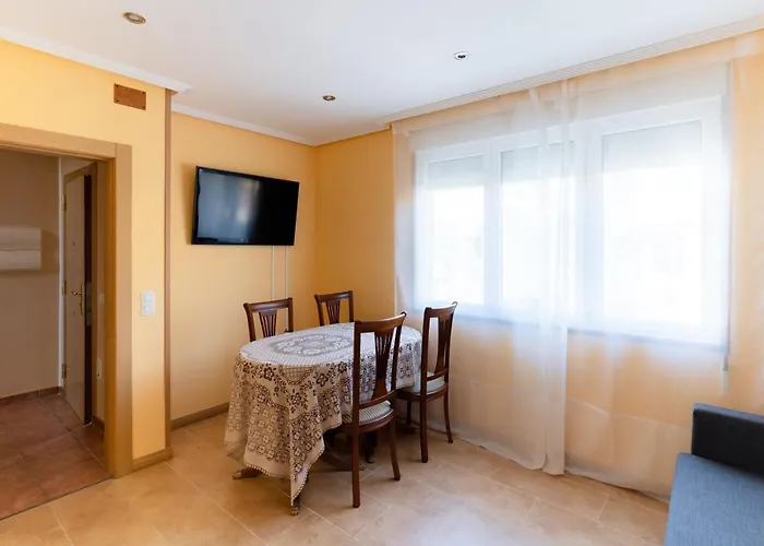 Housingleon - Casa Nueva A 400 Metros De La Plaza Mayor León